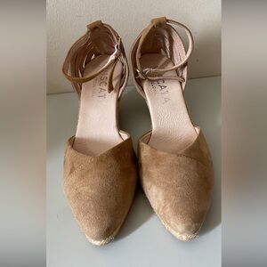 Viscata Tan Espadrille Shoes